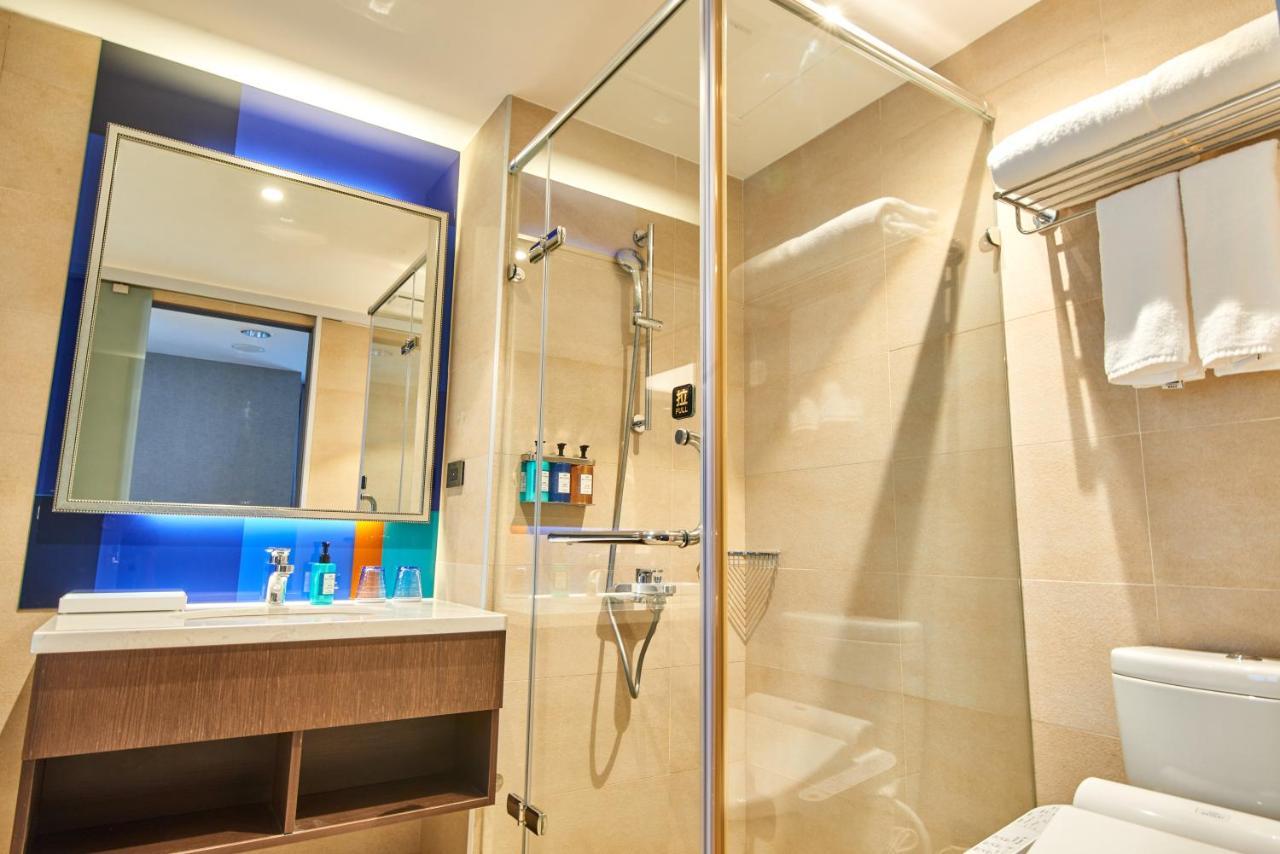 Holiday Inn Express Kaohsiung Love River By Ihg מראה חיצוני תמונה
