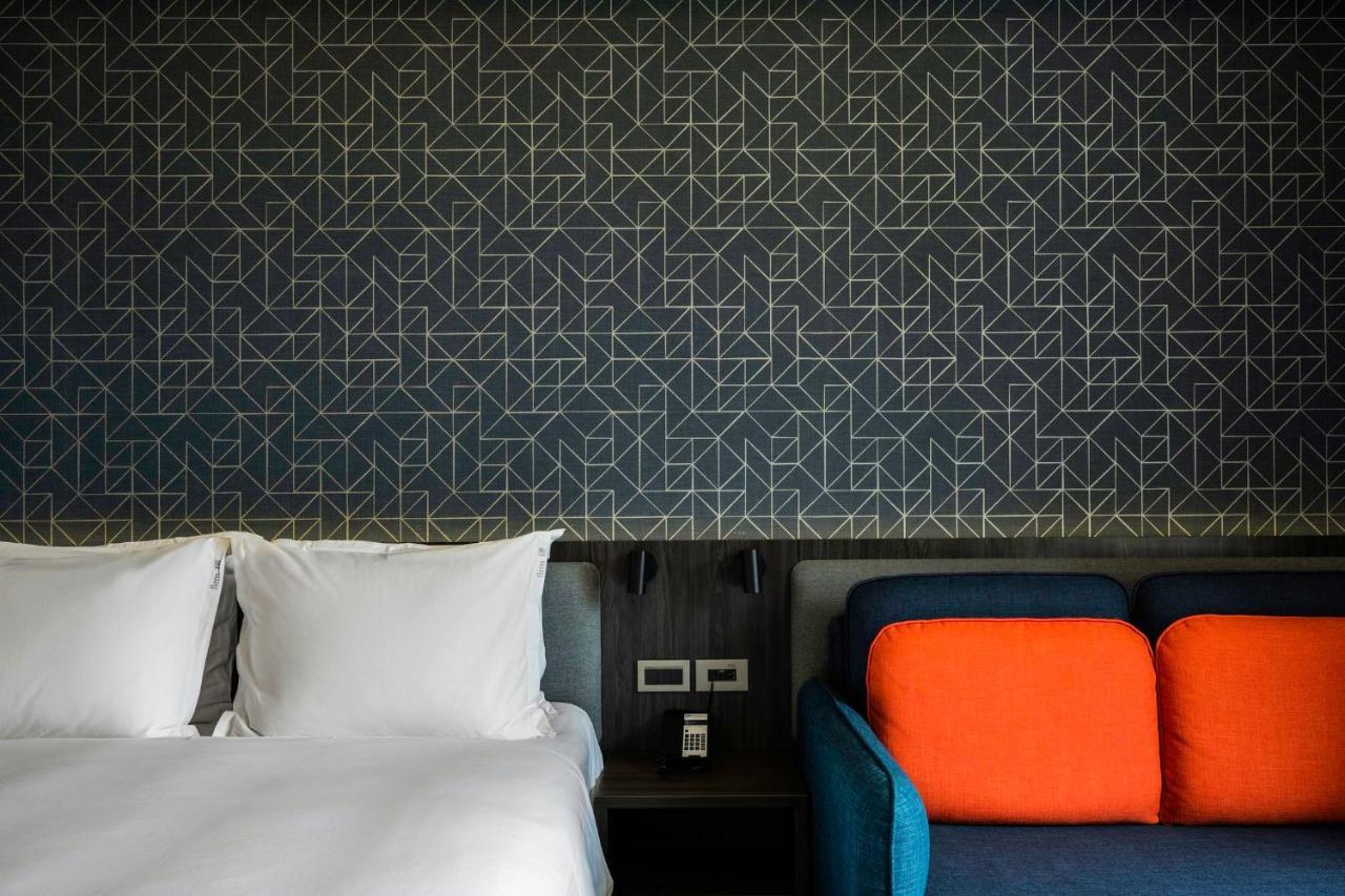 Holiday Inn Express Kaohsiung Love River By Ihg מראה חיצוני תמונה
