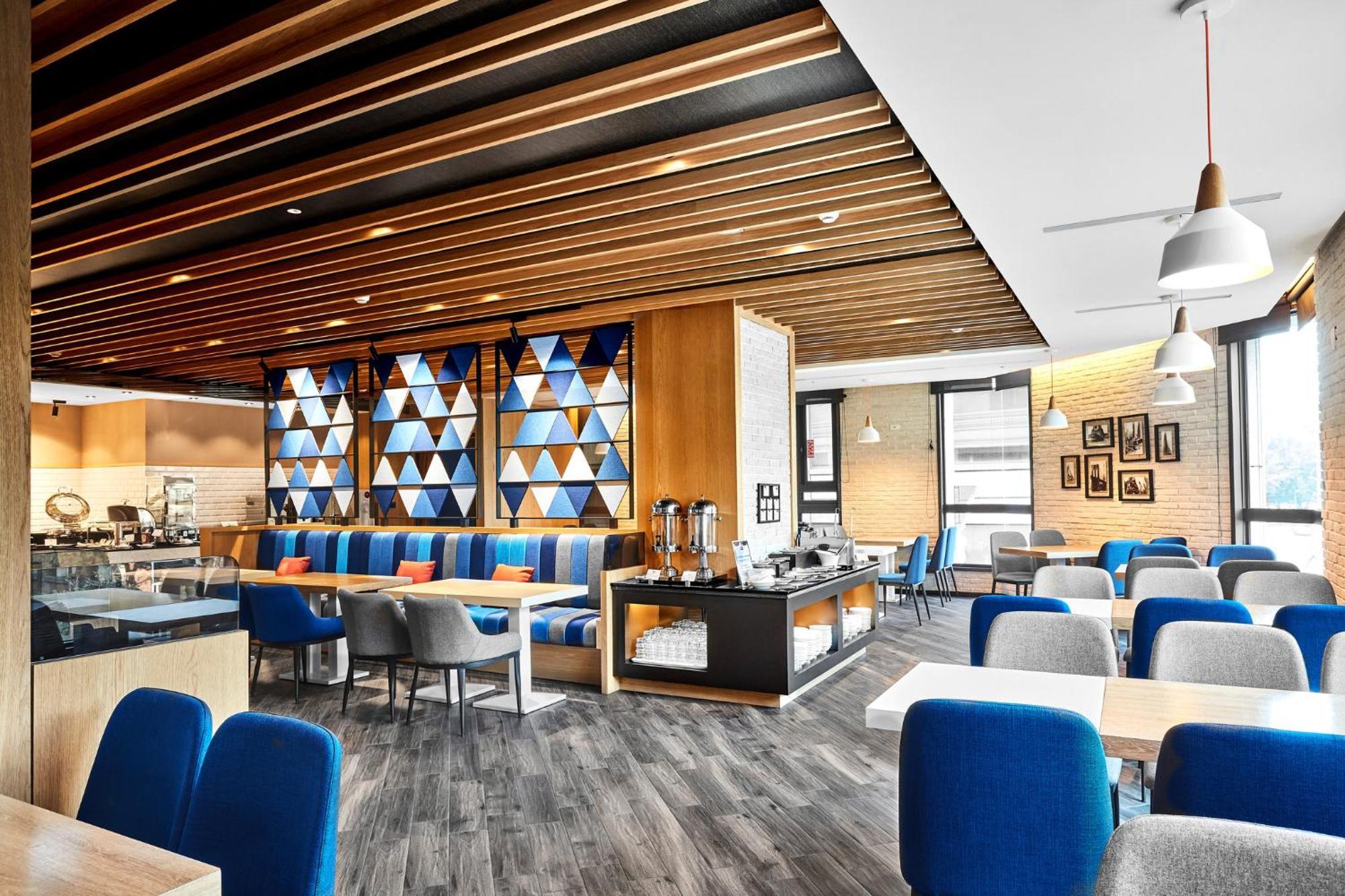 Holiday Inn Express Kaohsiung Love River By Ihg מראה חיצוני תמונה