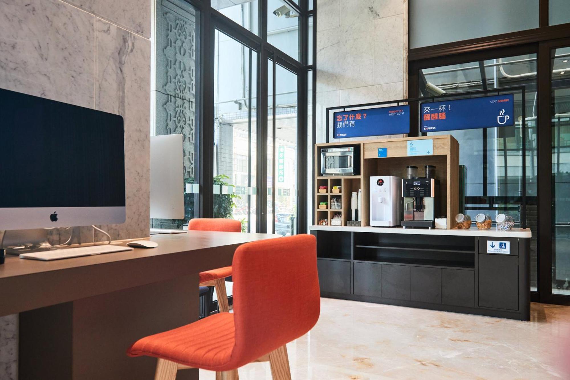Holiday Inn Express Kaohsiung Love River By Ihg מראה חיצוני תמונה
